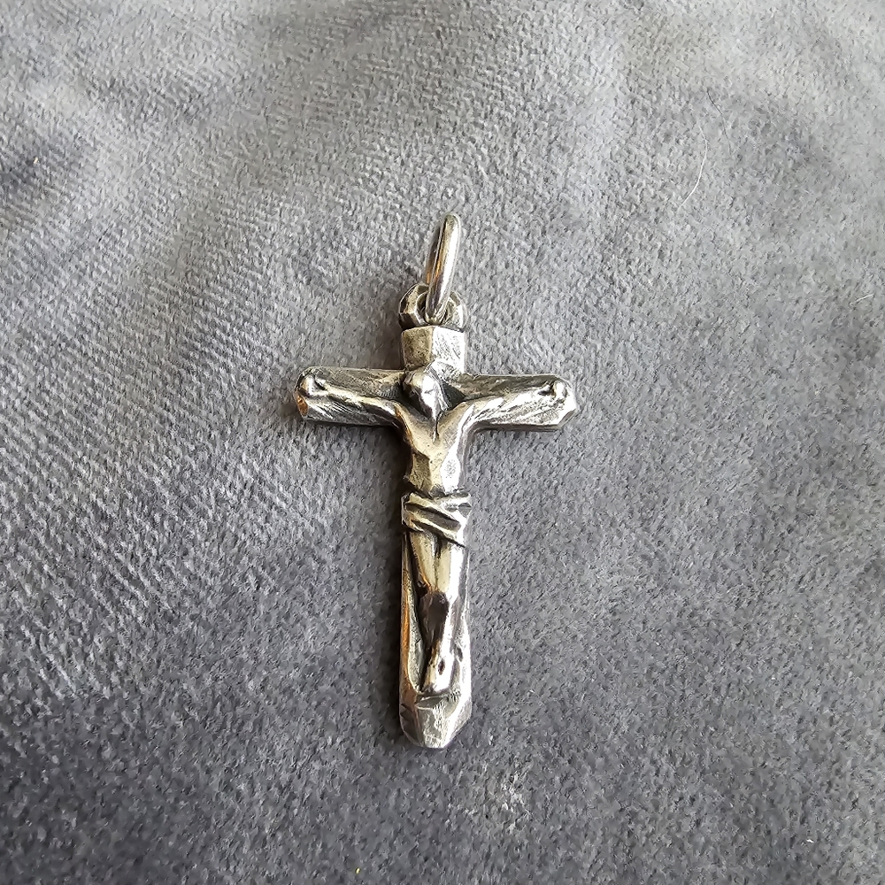 LARGE James Avery Chiseled Crucifix Pendant